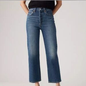 LEVI’S DARK-WASH STRAIGHT JEAN